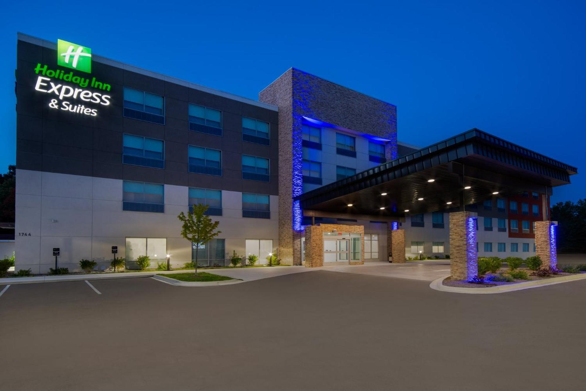 Holiday Inn Express & Suites Muskegon - Grand Haven By Ihg Exterior photo