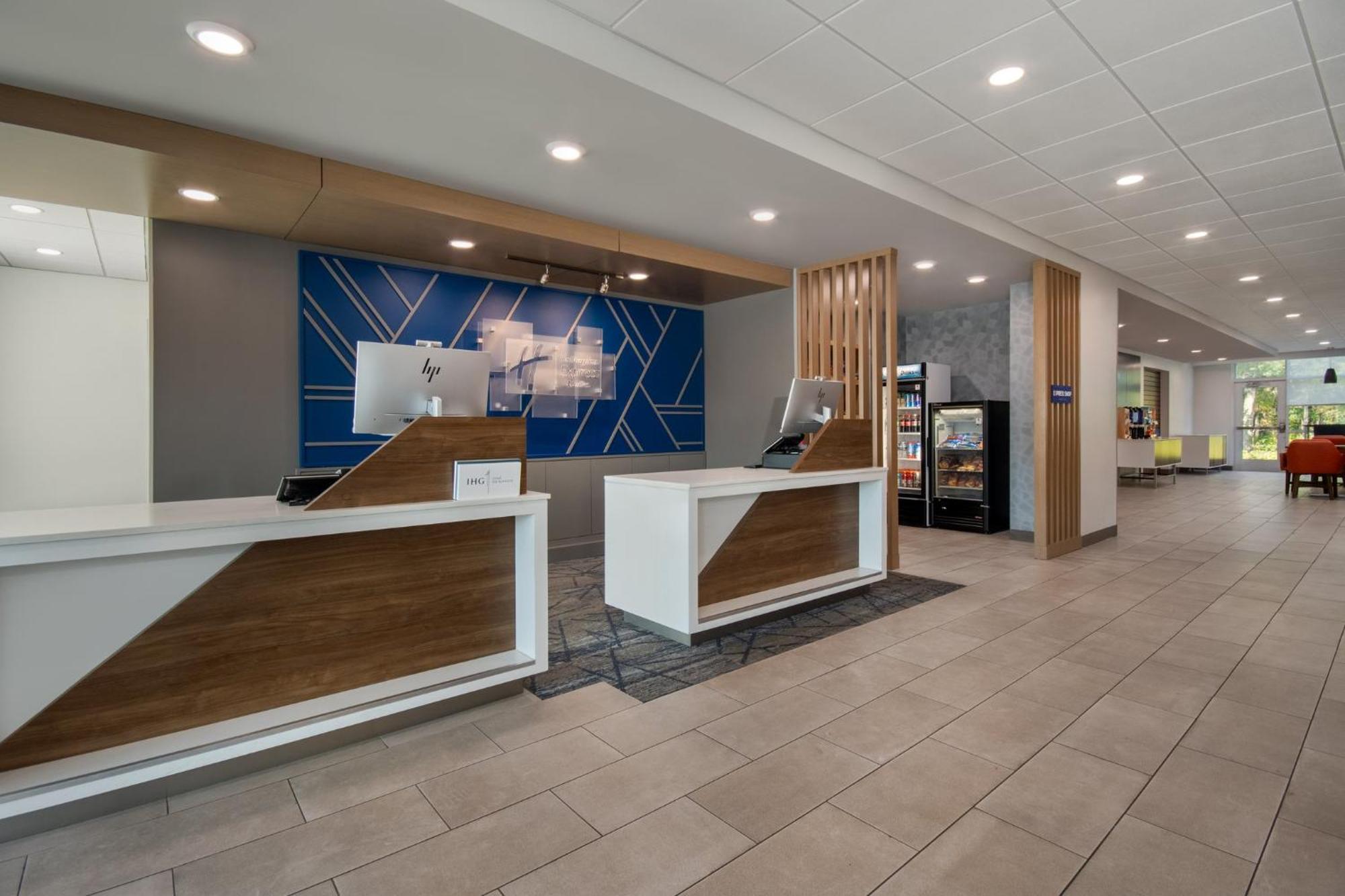 Holiday Inn Express & Suites Muskegon - Grand Haven By Ihg Exterior photo