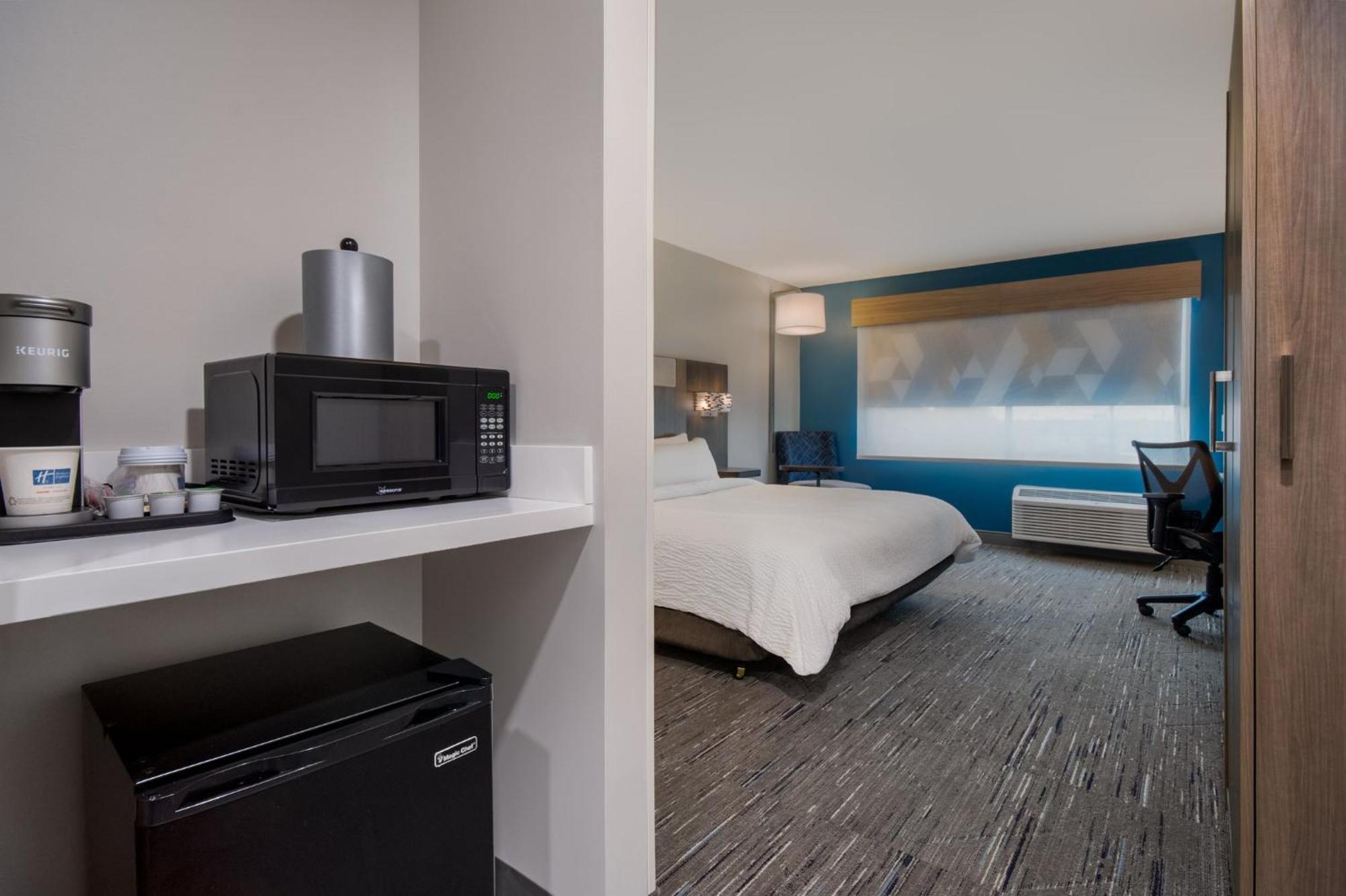 Holiday Inn Express & Suites Muskegon - Grand Haven By Ihg Exterior photo